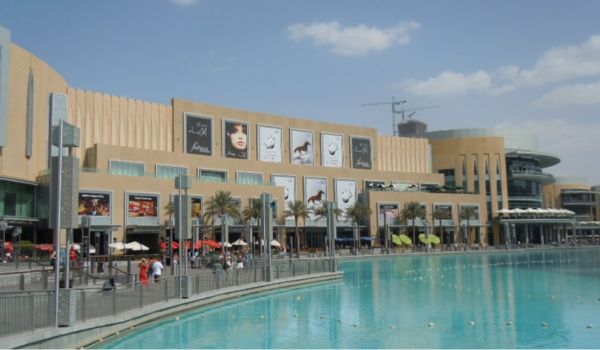 Dubai Mall from outside